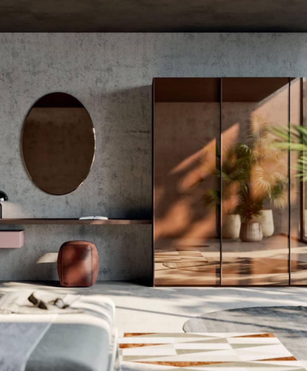 Dressing sur mesure en bois avec miroir et porte coulissante pour une chambre à Lyon Croix Rousse